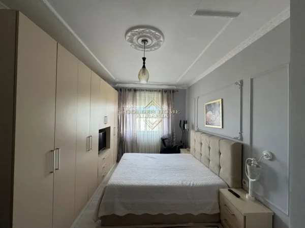 Tirane, jepet me qera 2+1+Ballkon Kati 7, 97 m² 520 € 