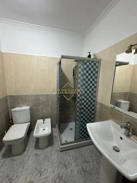 Tirane, jepet me qera 2+1+Ballkon Kati 7, 97 m² 520 € 