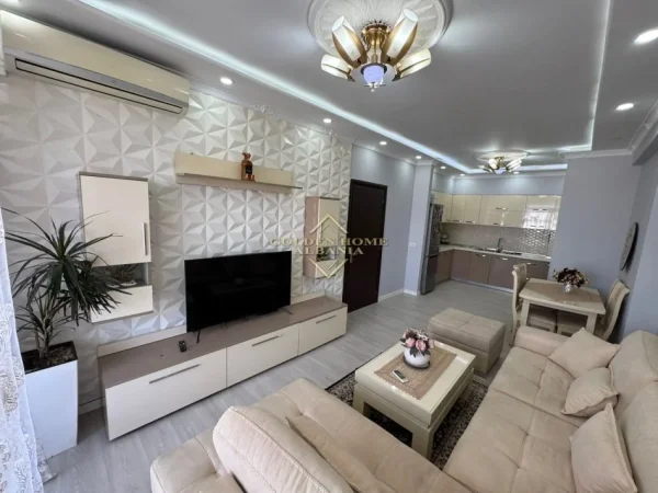 Tirane, jepet me qera 2+1+Ballkon Kati 7, 97 m² 520 € 