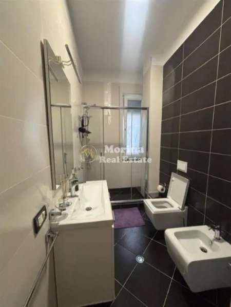 Tirane, jepet me qera apartament 1+1 Kati 2, 85 m² 600 € (Kopshti Botanik)
