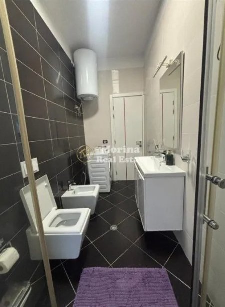Tirane, jepet me qera apartament 1+1 Kati 2, 85 m² 600 € (Kopshti Botanik)