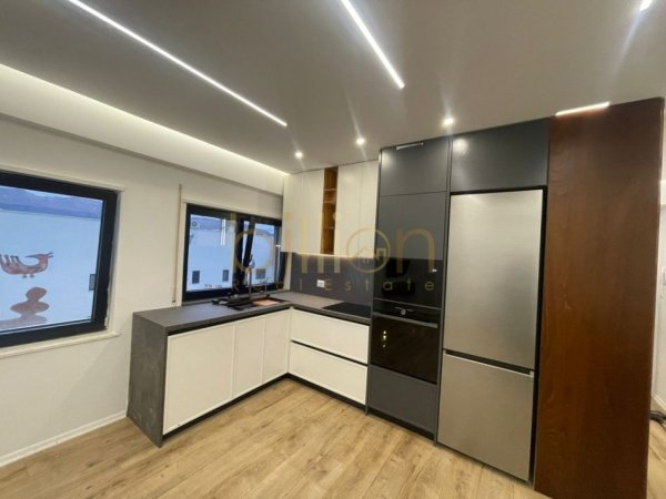 Tirane, shitet apartament 1+1 Kati 4, 69 m²