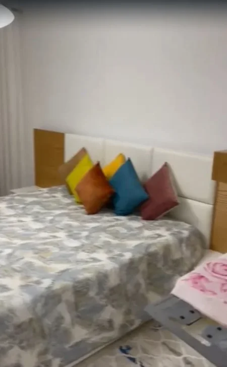 Shitet Apartament 2+1+2 + Post Parkimi Likuidim i menjëhershëm në Misto Mame/Yzberisht,  225.000 €URO