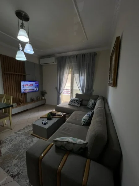 Tirane, jepet me qera apartament 2+1 , 75 m² 700 € (Rruga Irfan Tomini)