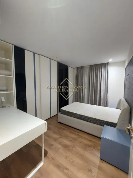 Tirane, jepet me qera apartament 3+1+Ballkon Kati 1, 700 € 