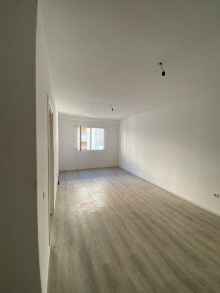 Tirane, shitet apartament 1+1 Kati 5, 70 m² 123.000 € (Kompleksi Aura)
