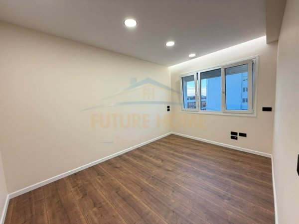 Tirane, jepet me qera apartament 2+1 Kati 8, 105 m² 700 € (River Residence , Unaza e Re)