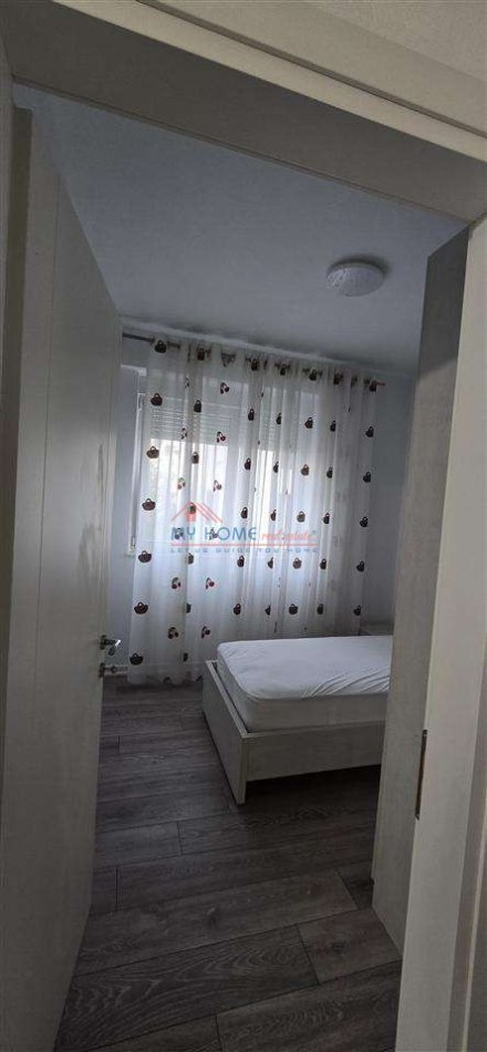 Tirane, jepet me qera apartament 2+1+Ballkon Kati 3, 82 m² 630 € (Rruga Hamdi Sina)