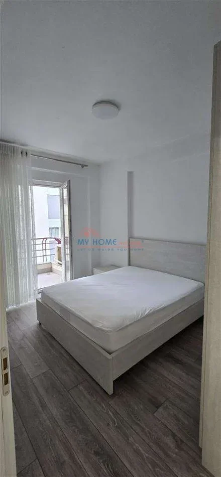 Tirane, jepet me qera apartament 2+1+Ballkon Kati 3, 82 m² 630 € (Rruga Hamdi Sina)