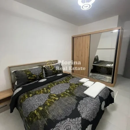 Tirane, jepet me qera apartament 3+1 Kati 5, 110 m² 600 € (5 Maji)
