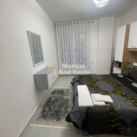 Tirane, jepet me qera apartament 3+1 Kati 5, 110 m² 600 € (5 Maji)
