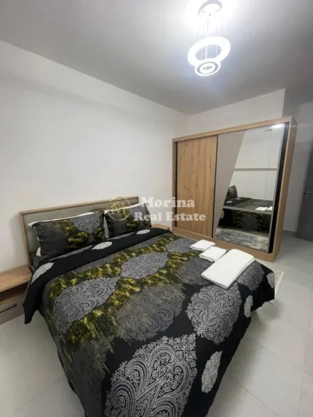 Tirane, jepet me qera apartament 3+1 Kati 5, 110 m² 600 € (5 Maji)