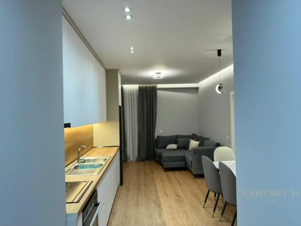 Tirane, jepet me qera apartament 2+1+Ballkon Kati 4, 104 m² 1.300 € (Mine Peza)