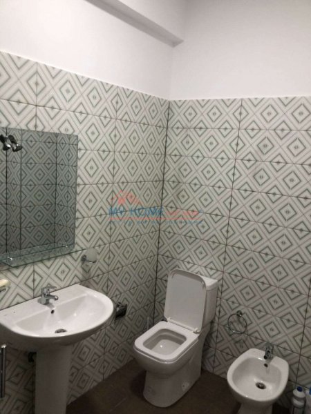 Tirane, jepet me qera apartament 1+1+Ballkon Kati 2, 60 m² 270 € (Rruga Ramazan Gaxherri)