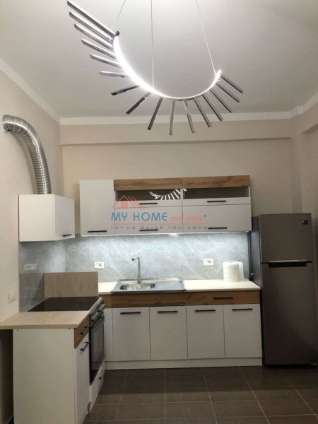 Tirane, jepet me qera apartament 1+1+Ballkon Kati 2, 60 m² 270 € (Rruga Ramazan Gaxherri)