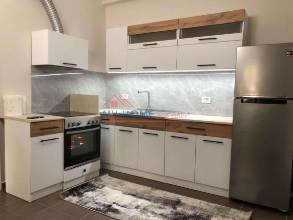 Tirane, jepet me qera apartament 1+1+Ballkon Kati 2, 60 m² 270 € (Rruga Ramazan Gaxherri)