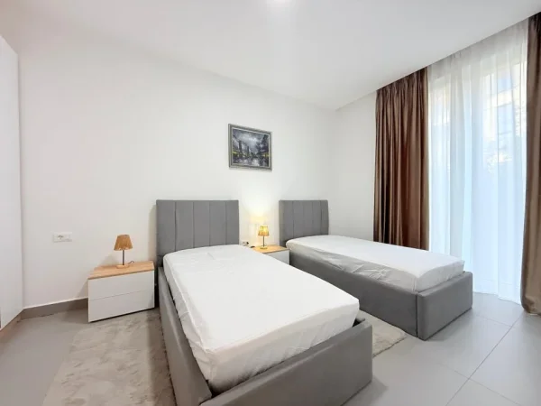 Tirane, jepet me qera apartament 2+1 , 95 m² 1.300 € (Rezidenca Forest, Liqeni i Thatë)