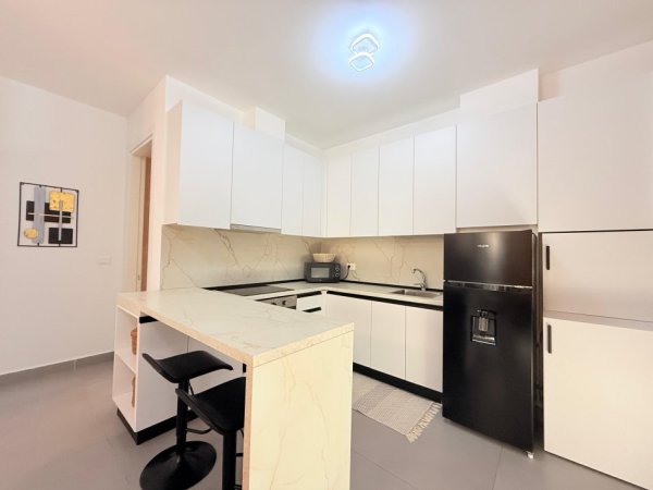 Tirane, jepet me qera apartament 2+1 , 95 m² 1.300 € (Rezidenca Forest, Liqeni i Thatë)