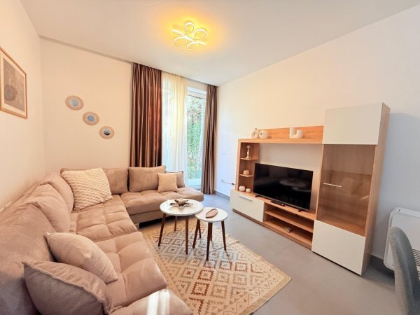 Tirane, jepet me qera apartament 2+1 , 95 m² 1.300 € (Rezidenca Forest, Liqeni i Thatë)