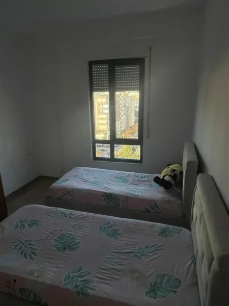 Tirane, jepet me qera apartament 2+1 Kati 8, 100 m² 700 € (PORCELAN)