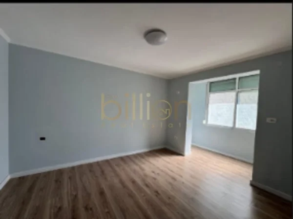 Tirane, shitet apartament 2+1+Ballkon , 130.000 € 