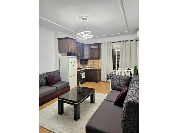 Tirane, jepet me qera apartament 2+1 Kati 5, 79 m² 400 € 
