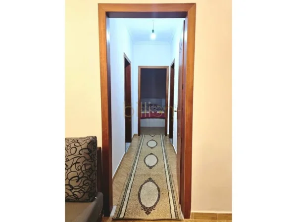 Tirane, jepet me qera apartament 2+1 Kati 5, 79 m² 400 € 