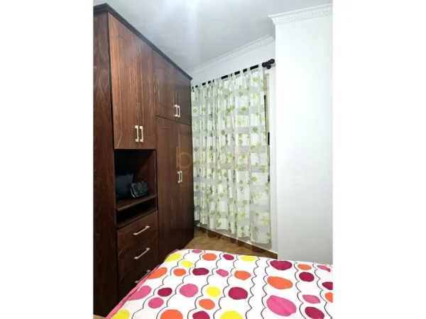 Tirane, jepet me qera apartament 2+1 Kati 5, 79 m² 400 € 