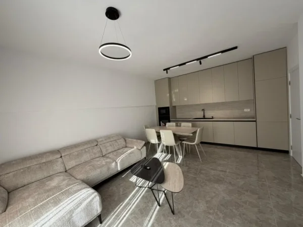Tirane, jepet me qera apartament 2+1 Kati 1, 106 m² 900 € (Kodra e Diellit.)