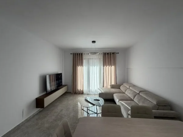 Tirane, jepet me qera apartament 2+1 Kati 1, 106 m² 900 € (Kodra e Diellit.)