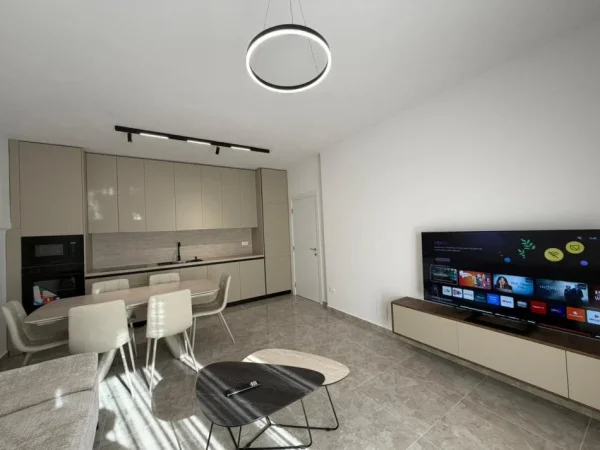 Tirane, jepet me qera apartament 2+1 Kati 1, 106 m² 900 € (Kodra e Diellit.)