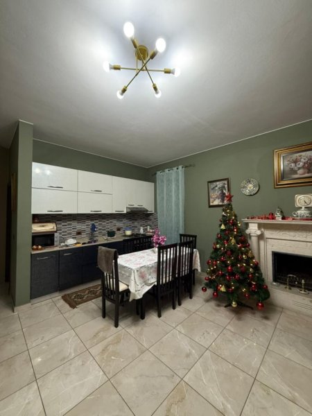 Tirane, shitet Vile 3 Katshe Kati 3, 396 m² 370.000 € (Doga Vore)