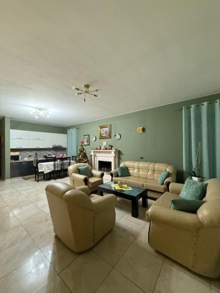 Tirane, shitet Vile 3 Katshe Kati 3, 396 m² 370.000 € (Doga Vore)