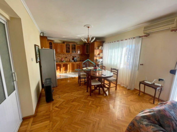 Vlore, shitet apartament 2+1 Kati 6, 100 m² 87.000 € 
