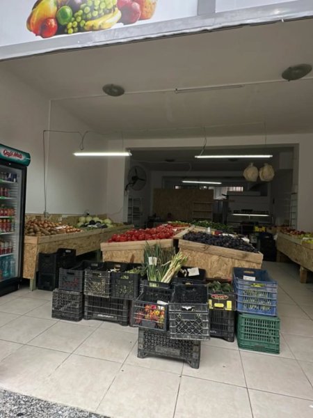 Tirane, shitet ambjent biznesi Kati 0, 95 m² 235.700 € (fresku)