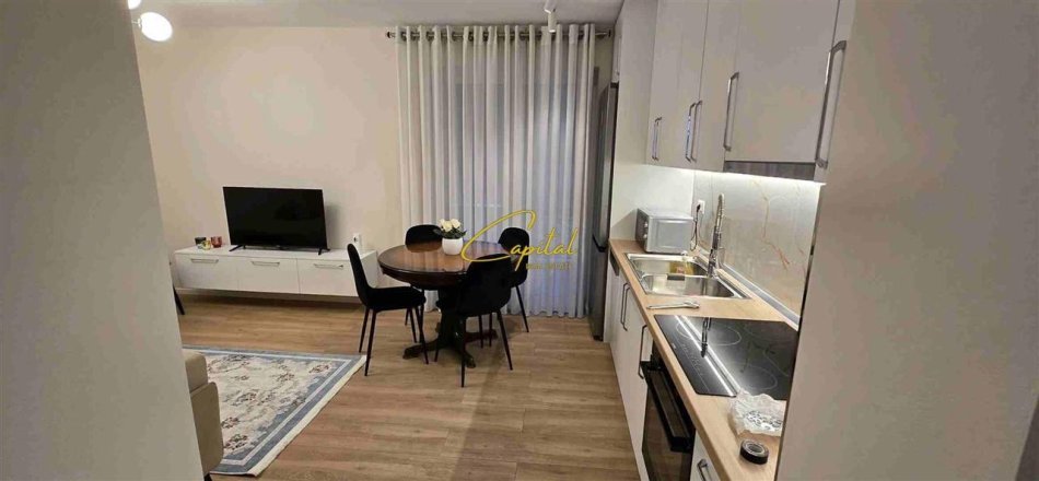 Tirane, jepet me qera apartament 2+1 Kati 3, 75 m² 750 € (MYSLYM SHYRI)