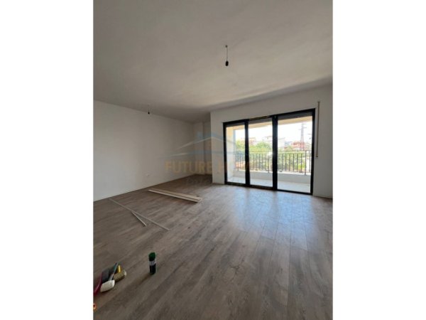 SHITET APARTAMENT 1+1 KOMPLEKSI NDREGJONI, BULEVARDI I RI