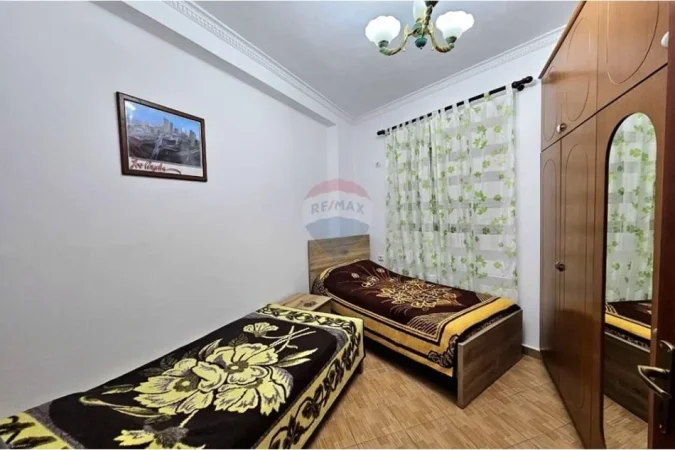 Tirane, jepet me qera apartament 2+1 , 90 m² 450 € (Fresk)