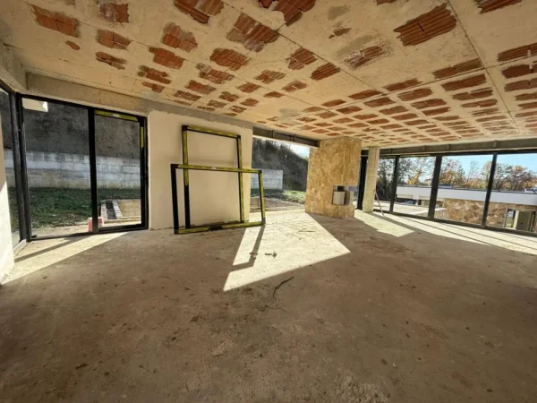 Tirane, shitet Vile 2 Katshe Kati 0, 362 m² 850.000 € (Farke)