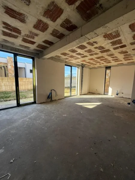 Tirane, shitet Vile 2 Katshe Kati 0, 362 m² 850.000 € (Farke)