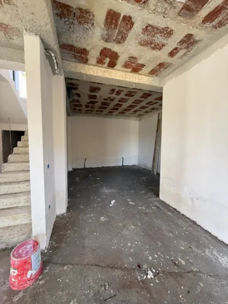 Tirane, shitet Vile 2 Katshe Kati 0, 362 m² 850.000 € (Farke)