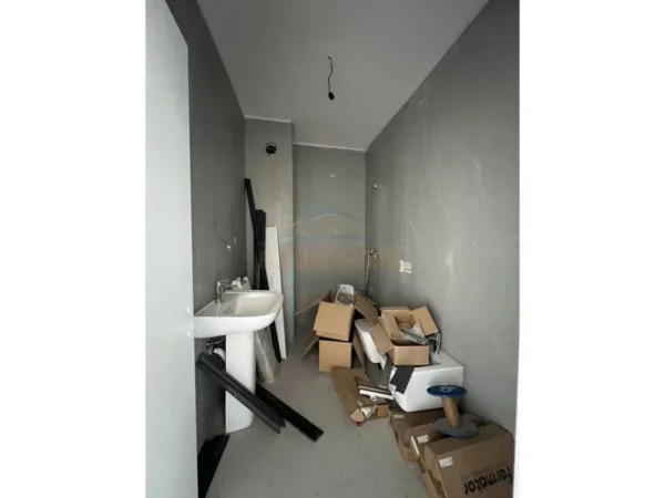 Tirane, shitet apartament 1+1+Ballkon Kati 1, 79 m² 145.600 € (BULEVARDI I RI)