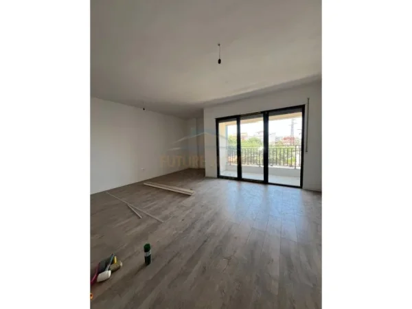 Tirane, shitet apartament 1+1+Ballkon Kati 1, 79 m² 145.600 € (BULEVARDI I RI)