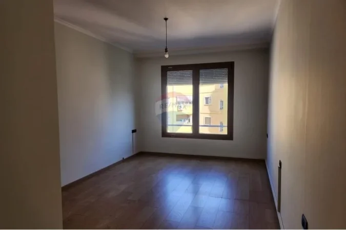 Tirane, jepet me qera apartament 2+1+Ballkon , 89 m² 850 € (Delijorgji)