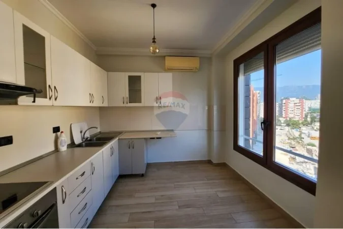 Tirane, jepet me qera apartament 2+1+Ballkon , 89 m² 850 € (Delijorgji)