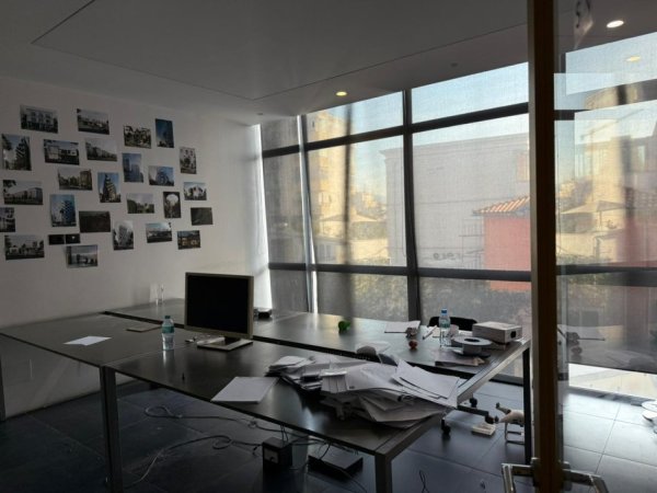 Tirane, jepet me qera zyre Kati 1, 400 m² 6.000 € (Shkolla e Kuqe)