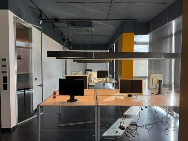 Tirane, jepet me qera zyre Kati 1, 400 m² 6.000 € (Shkolla e Kuqe)