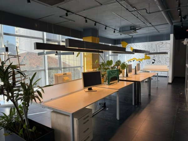 Tirane, jepet me qera zyre Kati 1, 400 m² 6.000 € (Shkolla e Kuqe)