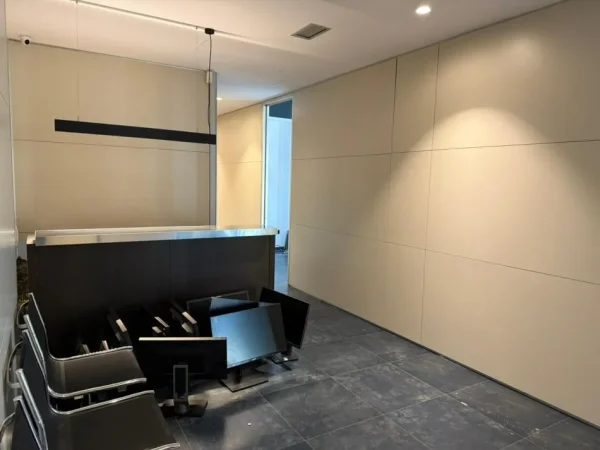 Tirane, jepet me qera zyre Kati 1, 400 m² 6.000 € (Shkolla e Kuqe)