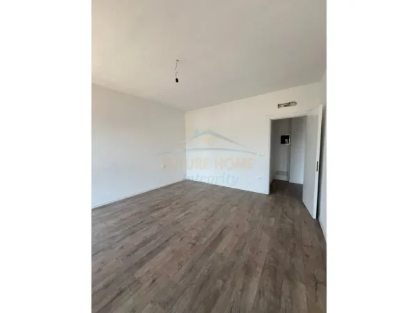 Tirane, shitet apartament 1+1 Kati 1, 79 m² 145.600 € (Kompleksi Ndregjoni, Tirane)